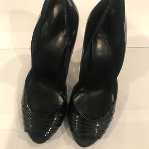 Gucci black patent sandal heels